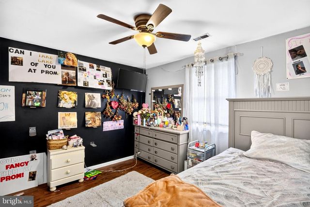 210 WASHINGTON AVE, Laurel Springs, NJ 08021