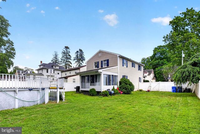210 WASHINGTON AVE, Laurel Springs, NJ 08021