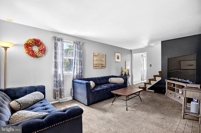210 WASHINGTON AVE, Laurel Springs, NJ 08021