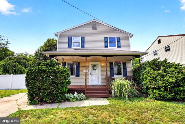 210 WASHINGTON AVE, Laurel Springs, NJ 08021