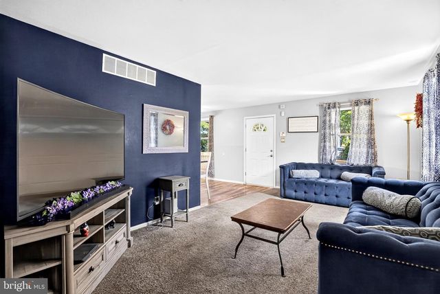 210 WASHINGTON AVE, Laurel Springs, NJ 08021