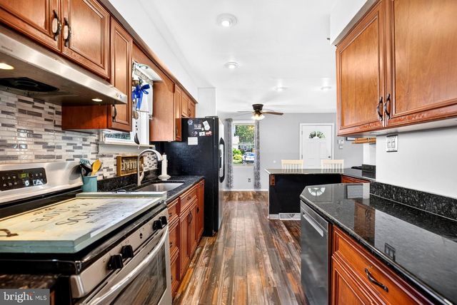 210 WASHINGTON AVE, Laurel Springs, NJ 08021