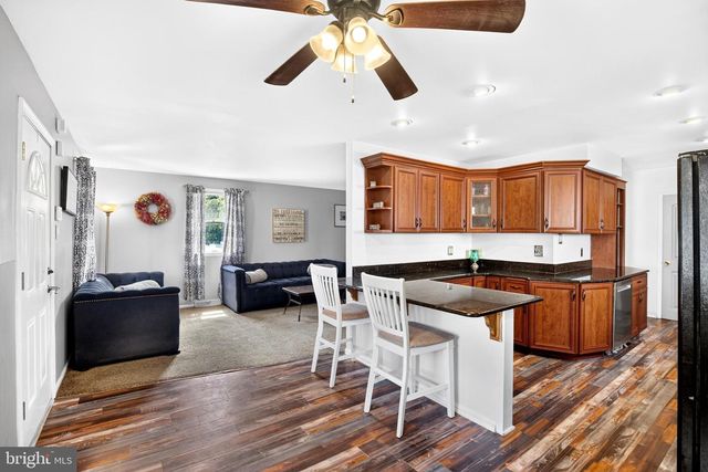 210 WASHINGTON AVE, Laurel Springs, NJ 08021