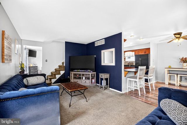 210 WASHINGTON AVE, Laurel Springs, NJ 08021