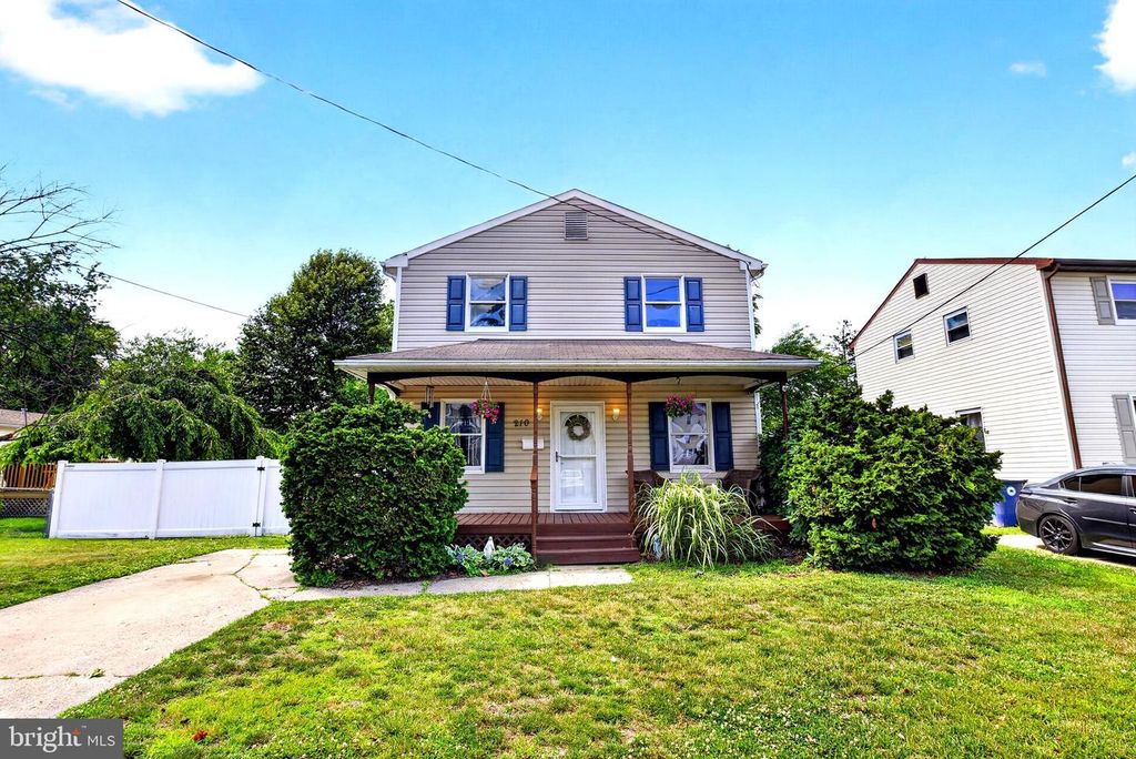 210 WASHINGTON AVE, Laurel Springs, NJ 08021