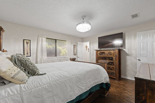 605 Owens Drive, Crowley, TX 76036