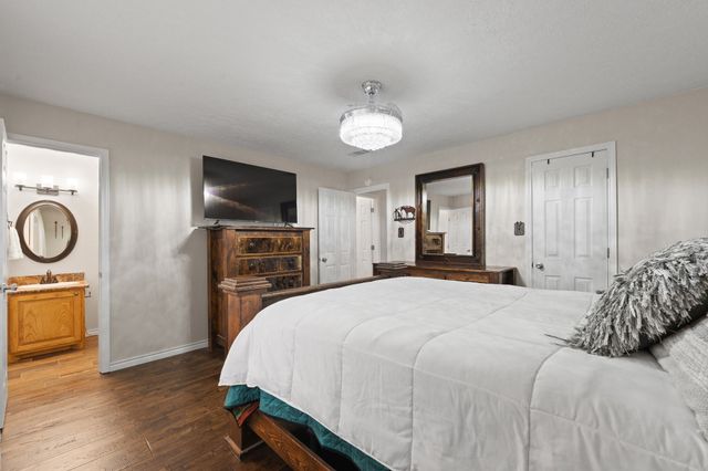 605 Owens Drive, Crowley, TX 76036