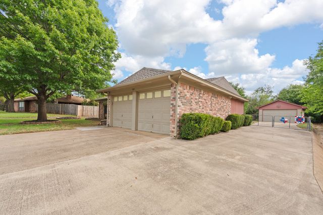 605 Owens Drive, Crowley, TX 76036