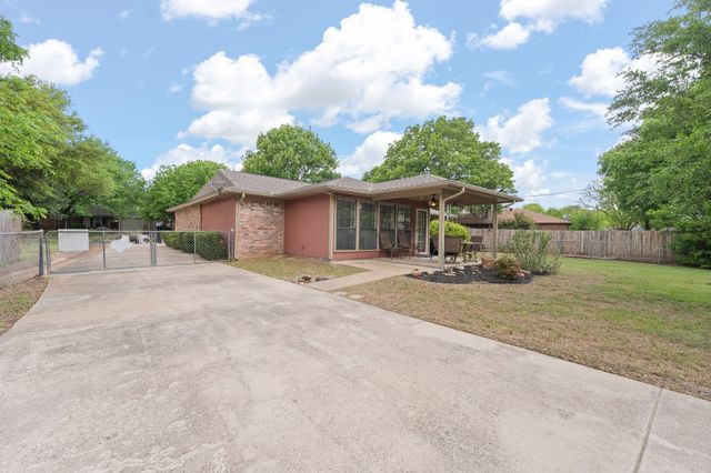 605 Owens Drive, Crowley, TX 76036