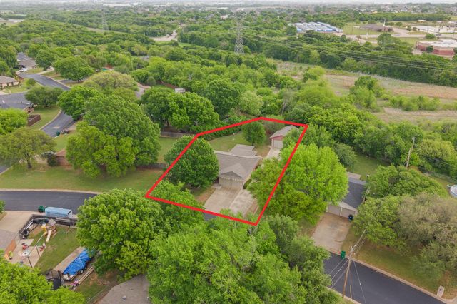 605 Owens Drive, Crowley, TX 76036