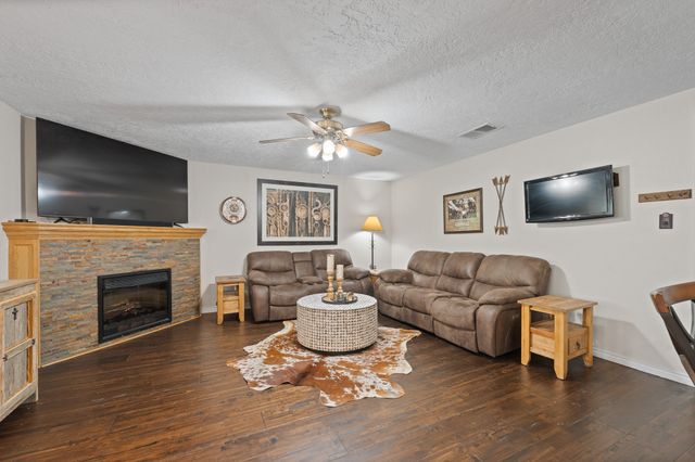 605 Owens Drive, Crowley, TX 76036