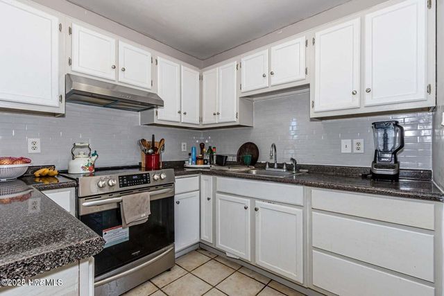 105 Woodside Court, Jacksonville, NC 28546