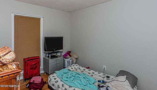 105 Woodside Court, Jacksonville, NC 28546