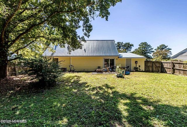 105 Woodside Court, Jacksonville, NC 28546