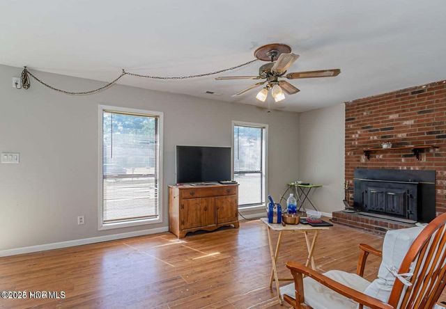 105 Woodside Court, Jacksonville, NC 28546