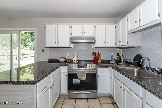 105 Woodside Court, Jacksonville, NC 28546