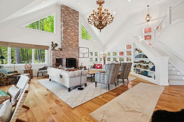80 Parker Island Road, Wolfeboro, NH 03894