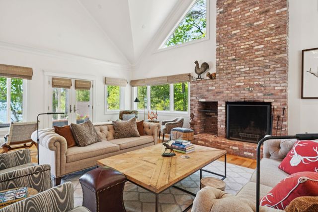 80 Parker Island Road, Wolfeboro, NH 03894