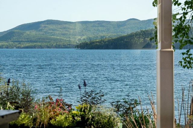 80 Parker Island Road, Wolfeboro, NH 03894