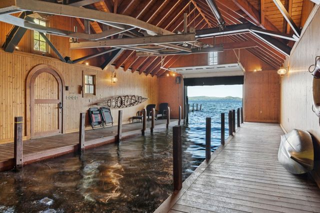 80 Parker Island Road, Wolfeboro, NH 03894