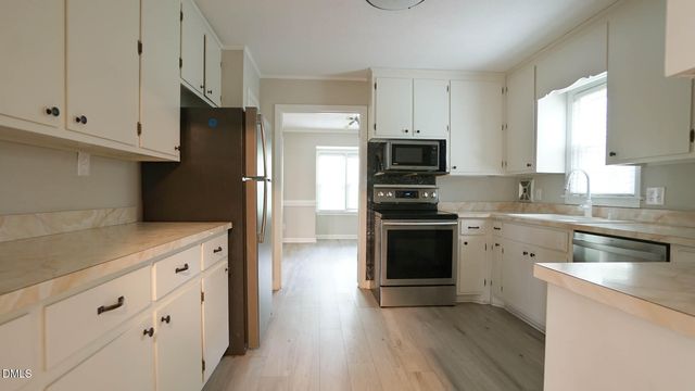 6016 Thrush Circle, Sanford, NC 27332