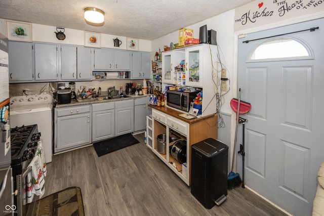 7838 Ridgewood Drive, Indianapolis, IN 46226
