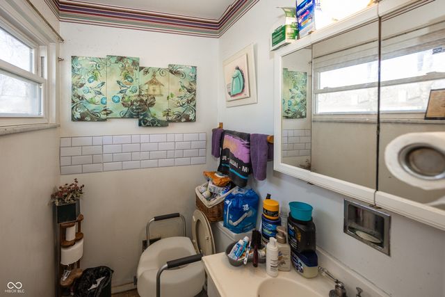 7838 Ridgewood Drive, Indianapolis, IN 46226