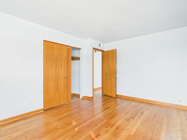 755 Dulles Road E, Des Plaines, IL 60016