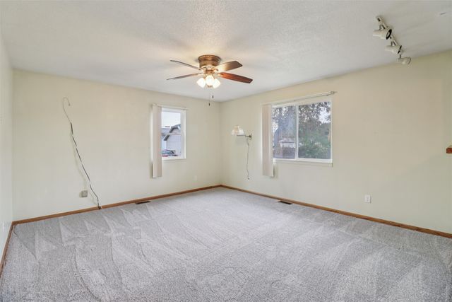 364 NW Maple Street, Elkhart, IA 50073