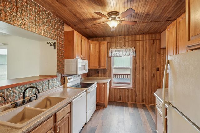 364 NW Maple Street, Elkhart, IA 50073