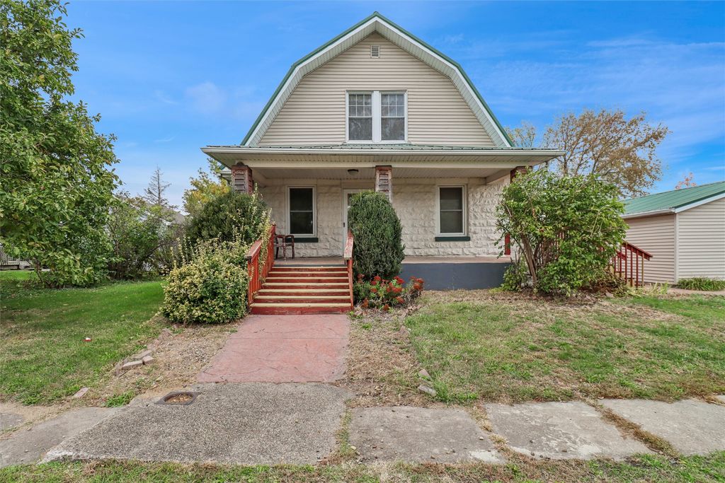 364 NW Maple Street, Elkhart, IA 50073