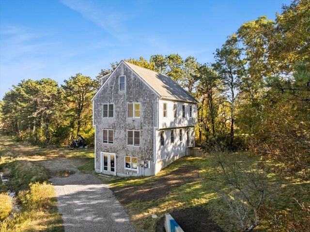 1652 State Rd, Plymouth, MA 02360