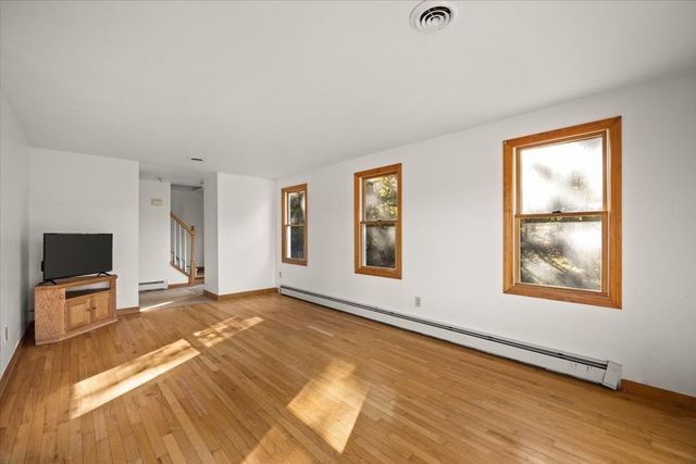 1652 State Rd, Plymouth, MA 02360