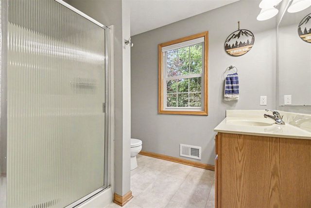 102 Hunters Trail Court, Middleville, MI 49333