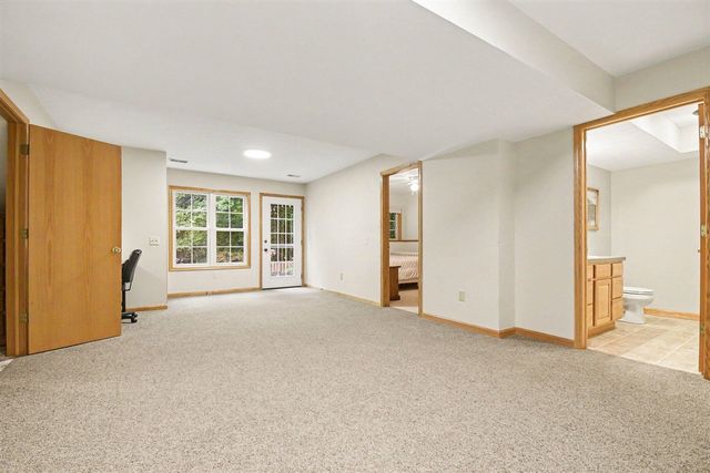 102 Hunters Trail Court, Middleville, MI 49333
