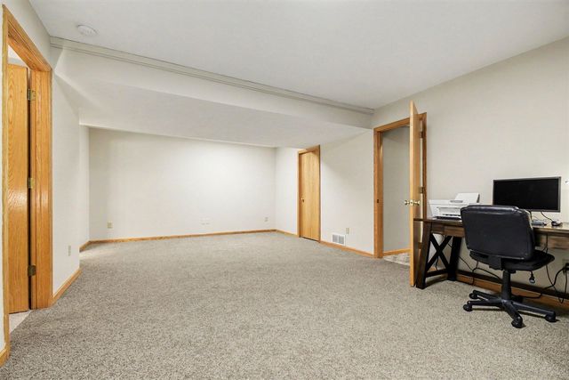 102 Hunters Trail Court, Middleville, MI 49333