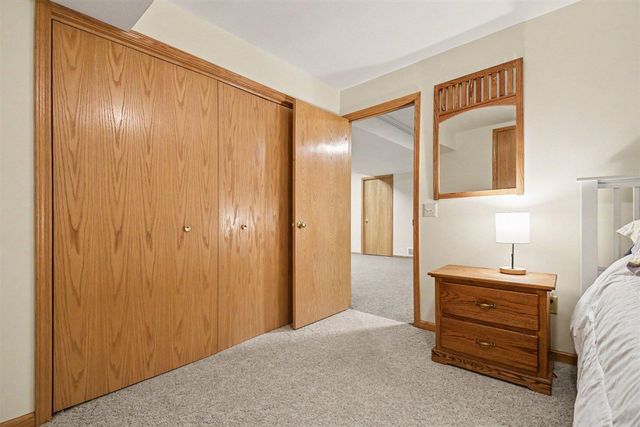 102 Hunters Trail Court, Middleville, MI 49333