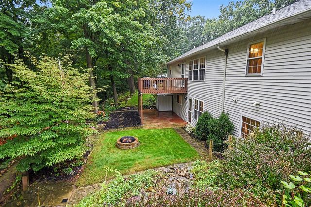 102 Hunters Trail Court, Middleville, MI 49333