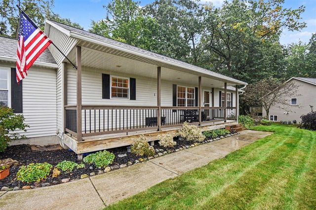 102 Hunters Trail Court, Middleville, MI 49333