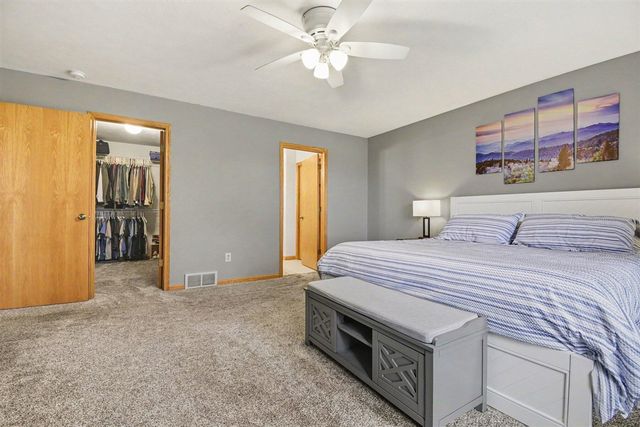 102 Hunters Trail Court, Middleville, MI 49333