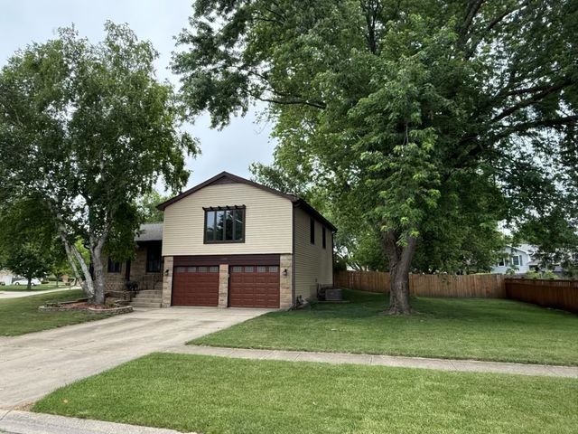 1097 Washington Street, Bartlett, IL 60103