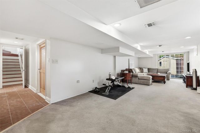 35 Mayer Drive, Suffern, NY 10901