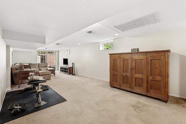 35 Mayer Drive, Suffern, NY 10901