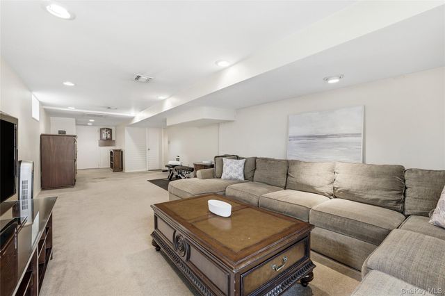 35 Mayer Drive, Suffern, NY 10901