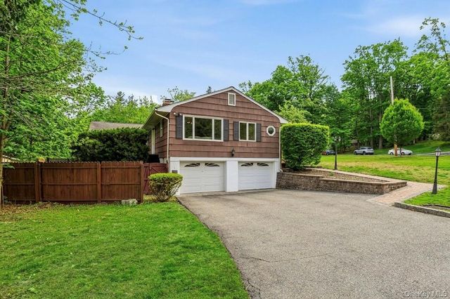 35 Mayer Drive, Suffern, NY 10901