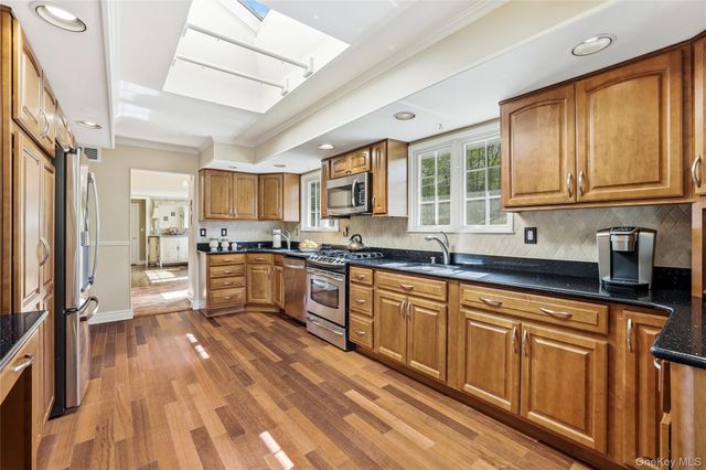 35 Mayer Drive, Suffern, NY 10901