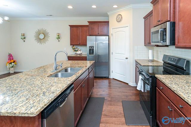 352 Harbor Glen Drive, Madison, AL 35756