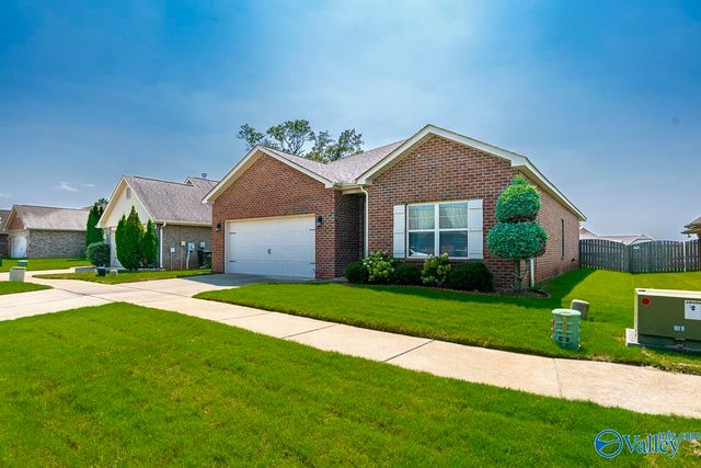 352 Harbor Glen Drive, Madison, AL 35756