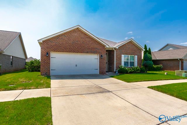 352 Harbor Glen Drive, Madison, AL 35756