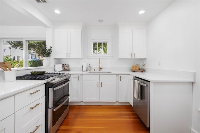 19 Third Street, Newport, RI 02840